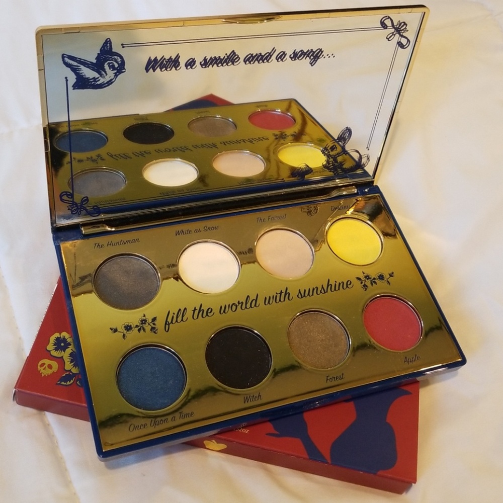 BNIB Besame Snow White Keep Singing Palette